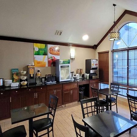 Quality Inn & Suites Columbia I-70 Экстерьер фото