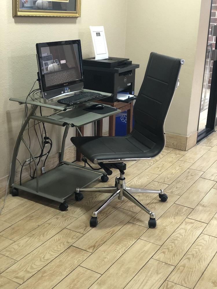 Quality Inn & Suites Columbia I-70 Экстерьер фото