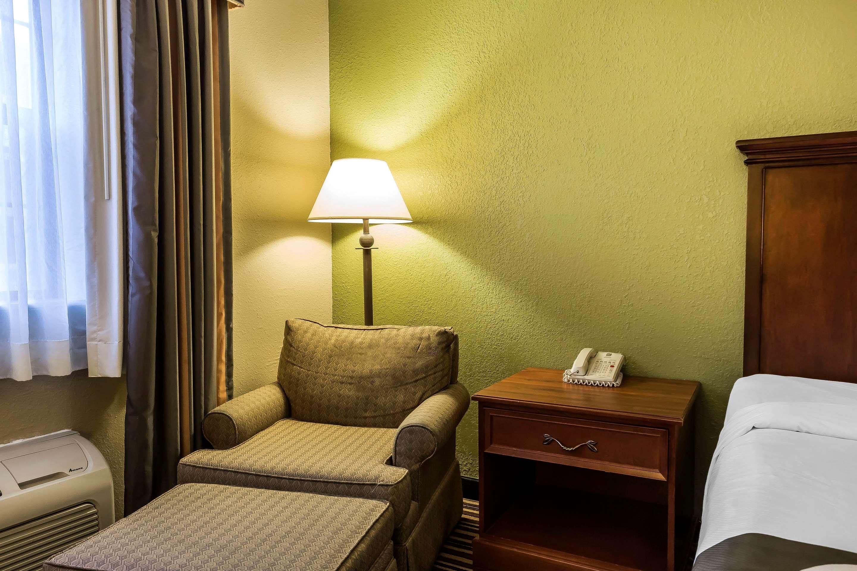 Quality Inn & Suites Columbia I-70 Экстерьер фото