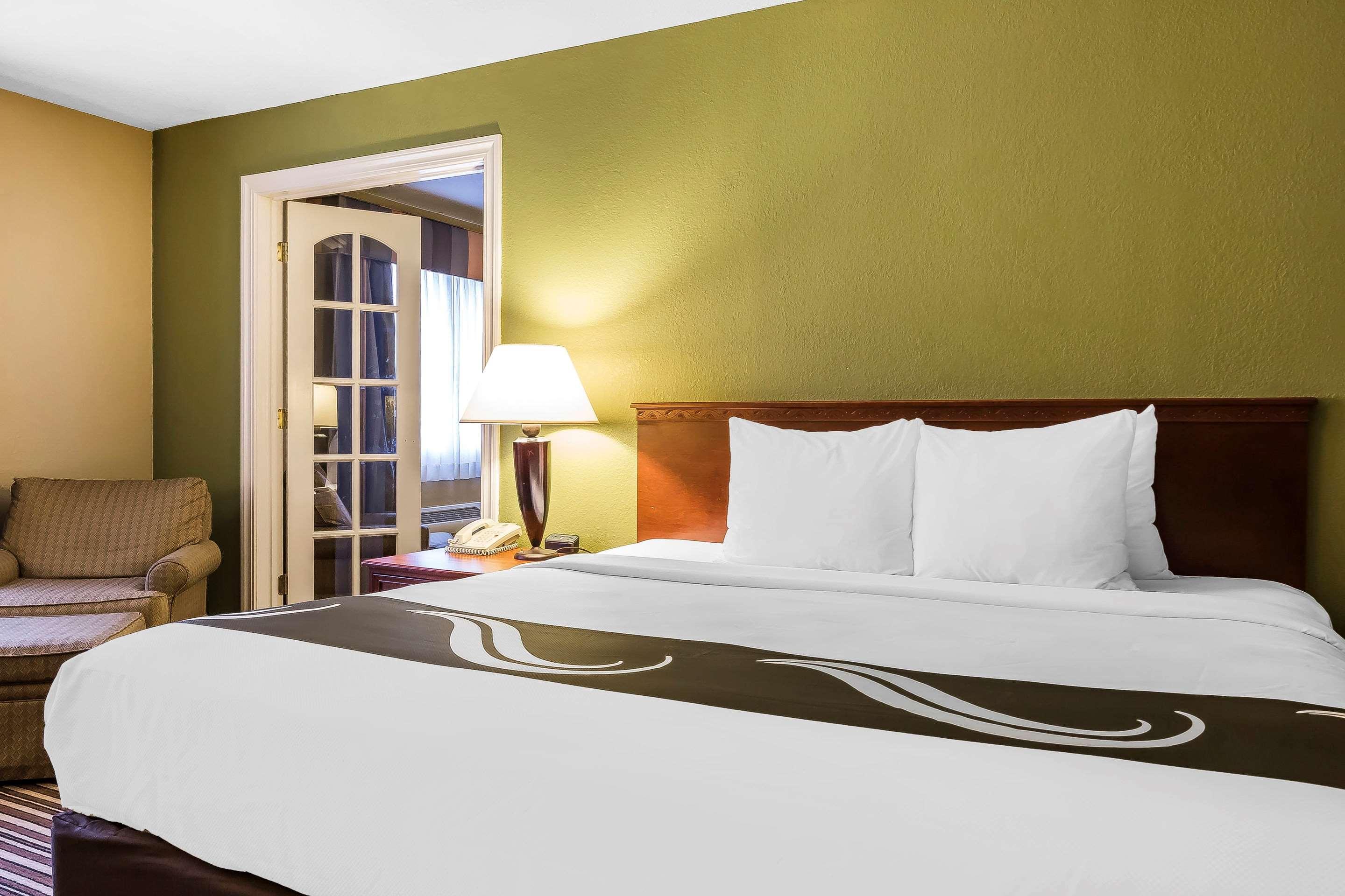 Quality Inn & Suites Columbia I-70 Экстерьер фото