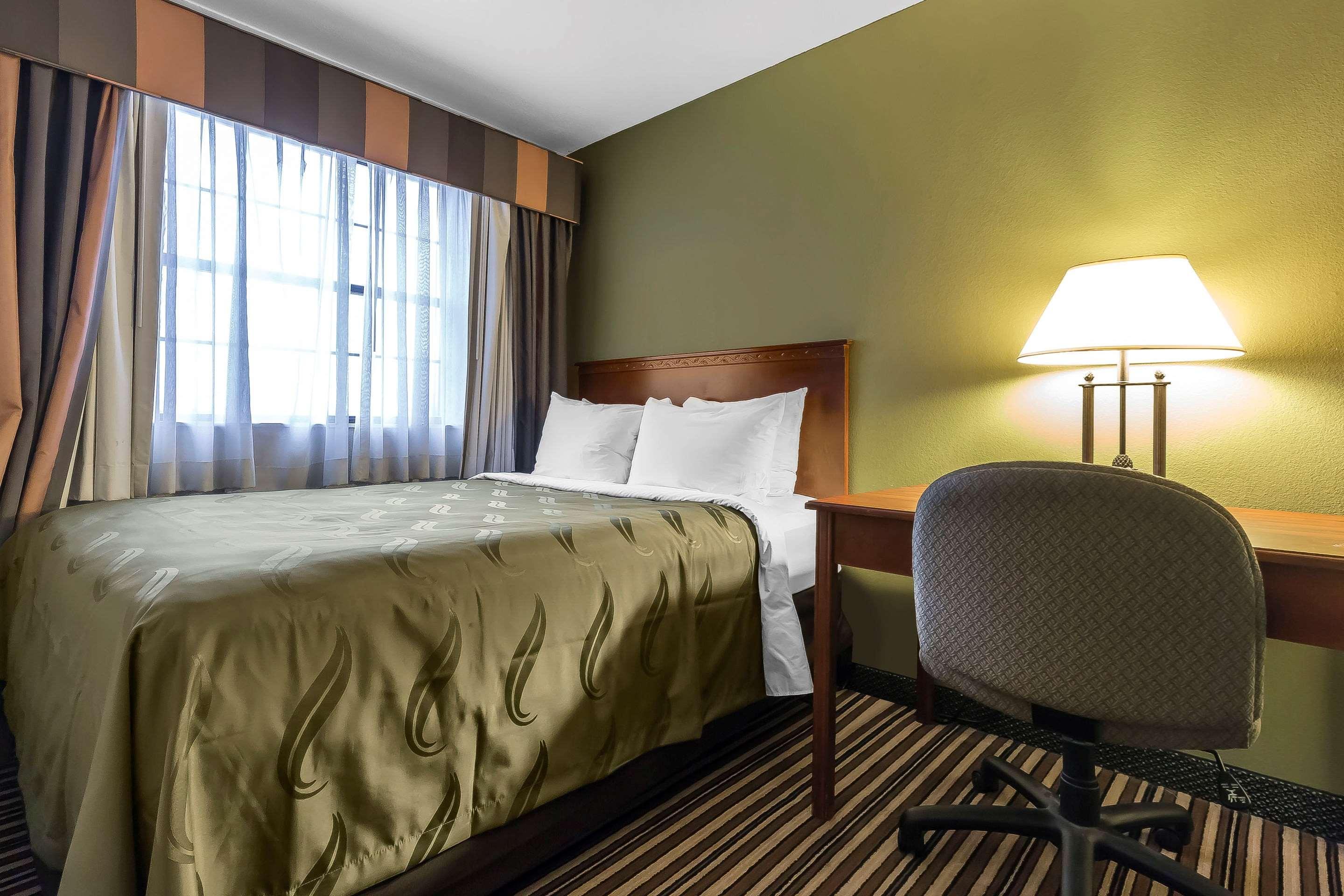 Quality Inn & Suites Columbia I-70 Экстерьер фото