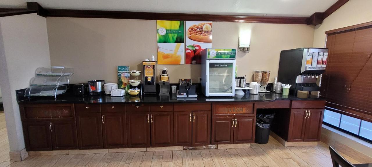 Quality Inn & Suites Columbia I-70 Экстерьер фото