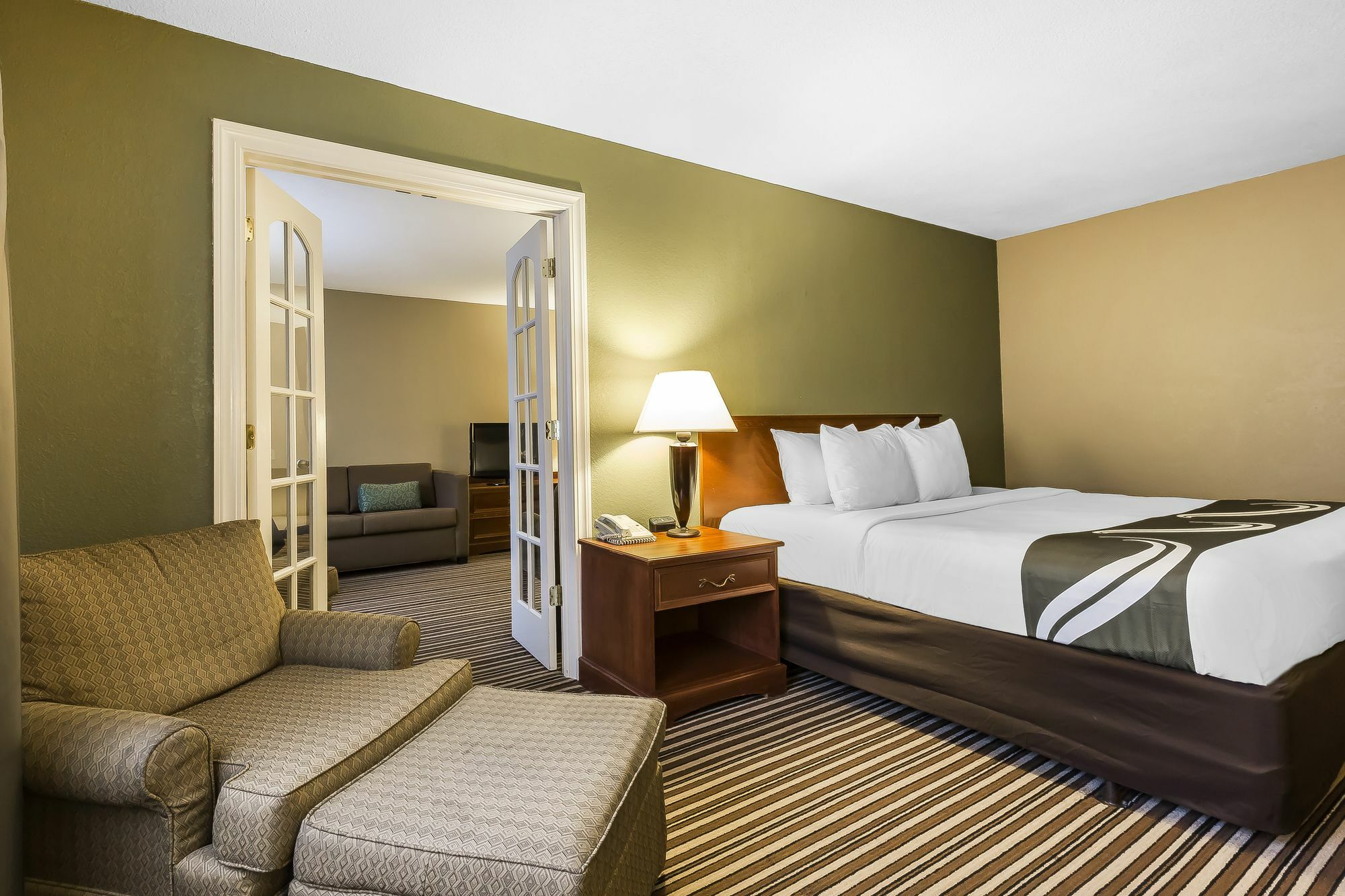 Quality Inn & Suites Columbia I-70 Экстерьер фото